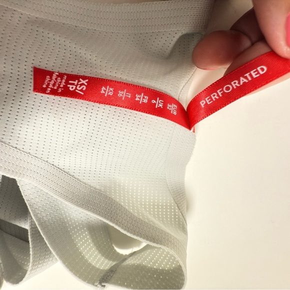 SPANX Light Gray Perforated Tank Top - Picture 5 of 6